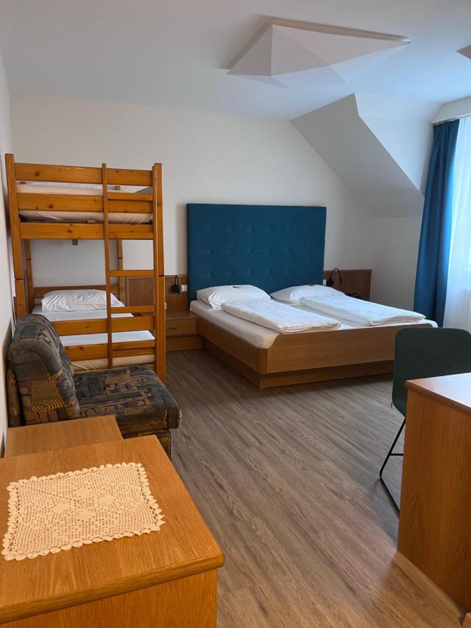 Radhotel Schischek Oberpurkla ภายนอก รูปภาพ