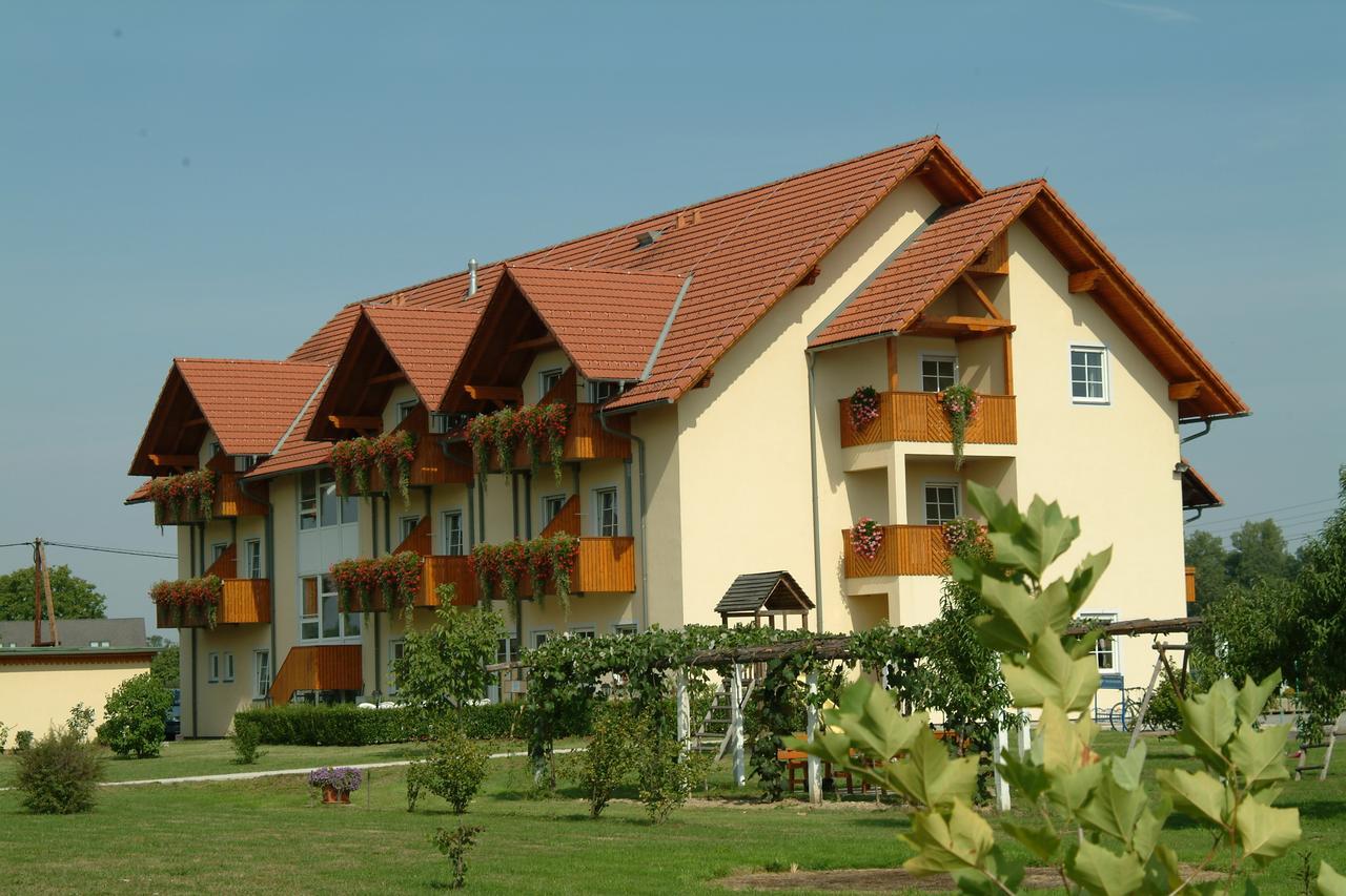 Radhotel Schischek Oberpurkla ภายนอก รูปภาพ